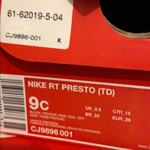 Nike - Picture 4 of 4